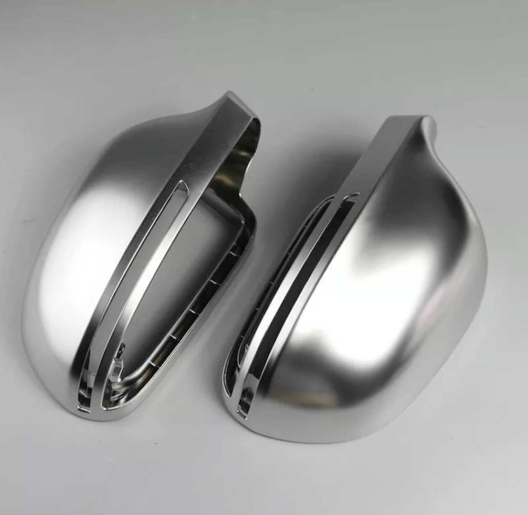 https://cdn.shopify.com/s/files/1/0565/4957/2747/products/Coques-de-retroviseurs-Argent-Mat-Chrome-pour-Audi-A5-B8-2007-2016-2.png?v=1761575395