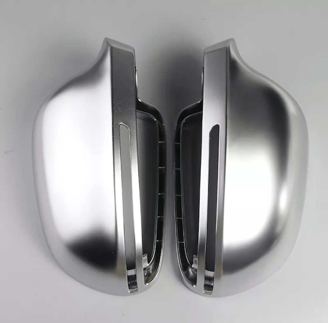 https://cdn.shopify.com/s/files/1/0565/4957/2747/products/Coques-de-retroviseurs-Argent-Mat-Chrome-pour-Audi-A5-B8-2007-2016-3.png?v=1761575399