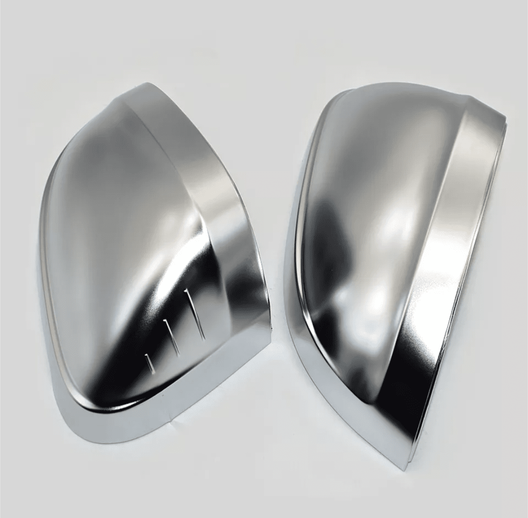 https://cdn.shopify.com/s/files/1/0565/4957/2747/products/Coques-de-retroviseurs-Chrome-Argent-Mat-pour-Audi-A4-B9-2015-2024-3.png?v=1761575357
