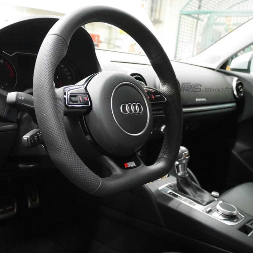 https://cdn.shopify.com/s/files/1/0727/0635/9572/products/audirsvolant.jpg?v=1751712571