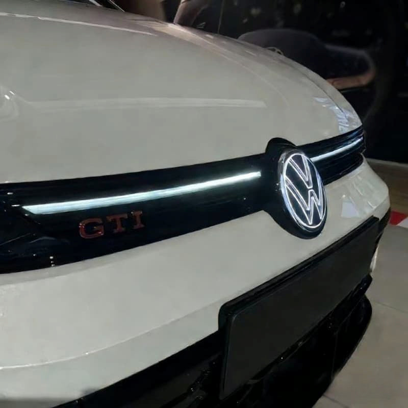 Emblème Lumineux Volkswagen Golf MK8.5 LED Argent 2024