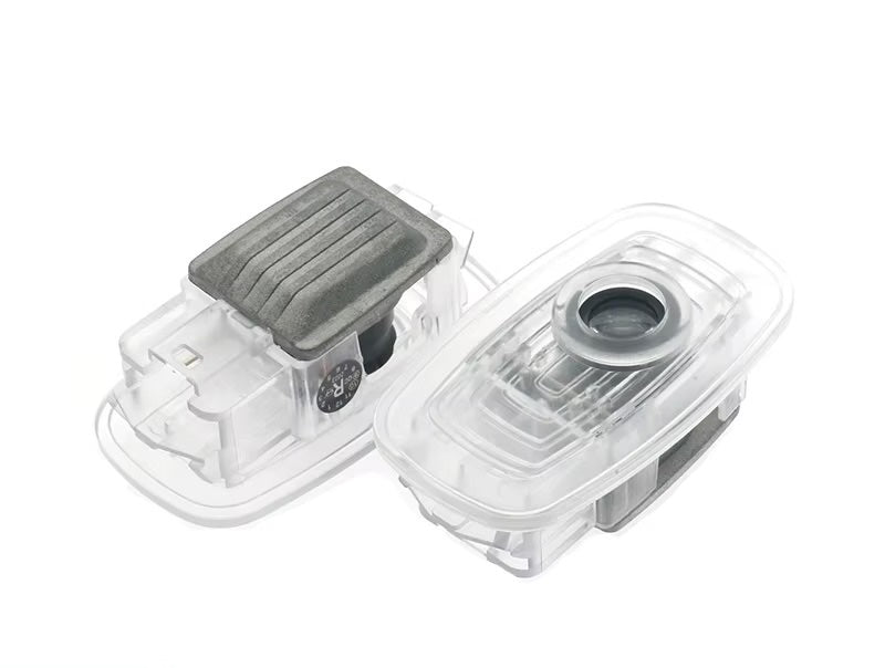 2x LEDs de Portes Logo AMG Mercedes CLA CLS E - vue de face - Becquet Voiture