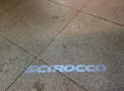 2x LEDs De Portes Vw Scirocco Logo Lumineux - vue de profil - Becquet Voiture