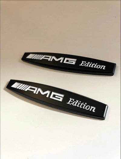 2x Logos Ailes Mercedes AMG Edition Noir - vue de profil - Becquet Voiture