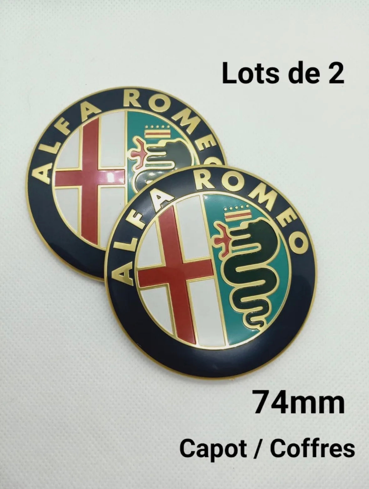 2x Logos Alfa Roméo 74mm Gold - vue de face - Becquet Voiture