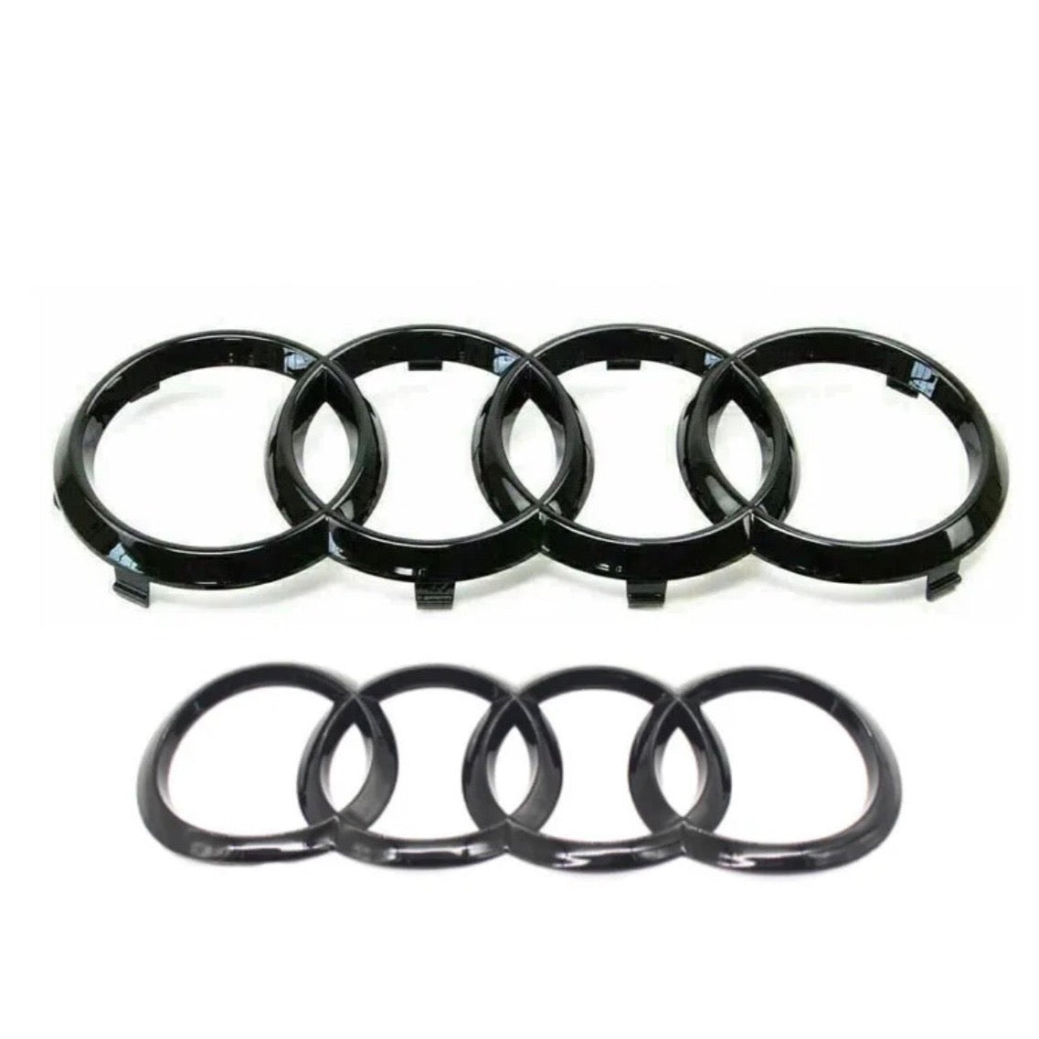2x Logos Audi Noir Brillant A5 Sportback - vue de face - Becquet Voiture