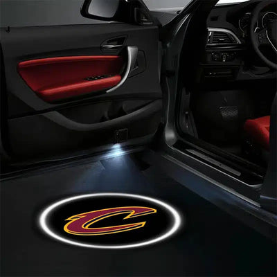 2X Projecteurs LED de Porte Voiture Logo NBA Cleveland Cavaliers - détail du montage - Becquet Voiture
