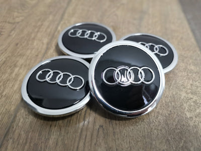 4x Centres de Roues Audi Noir Brillant 68mm Chrome - vue arrière - Becquet Voiture