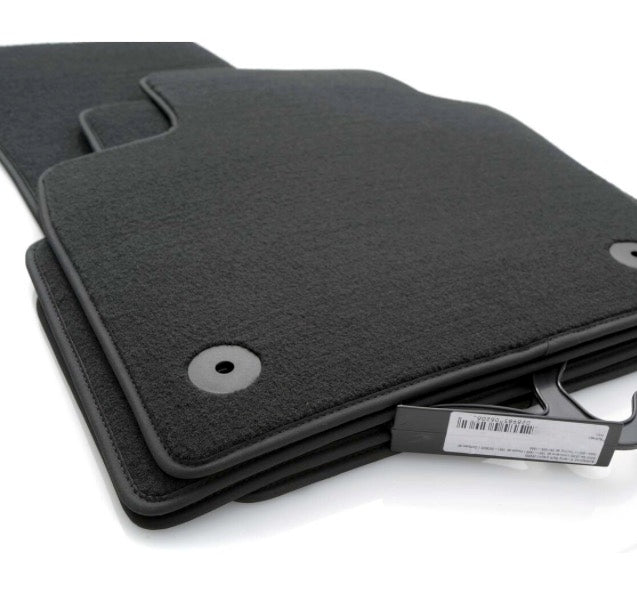 4x Tapis Velour OEM Audi Q3 RSQ3 (11-18) - vue de face - Becquet Voiture