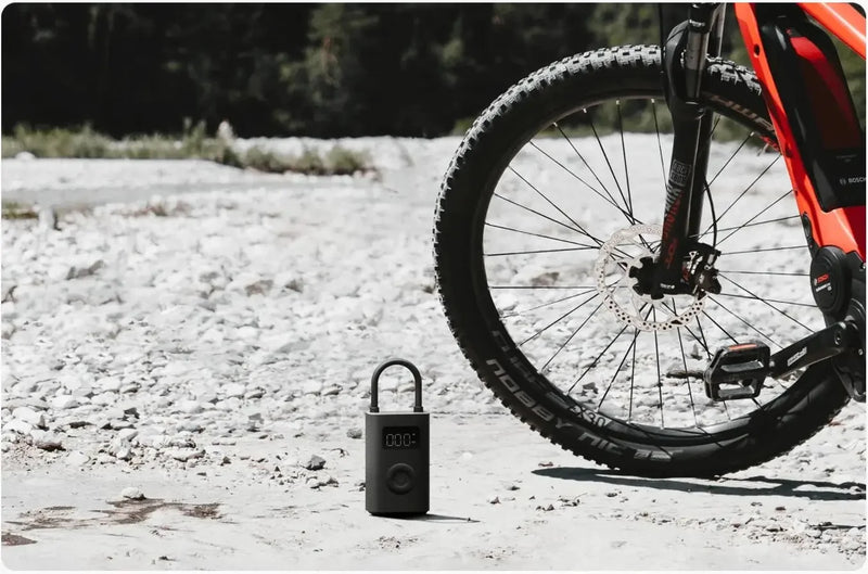 Gonfleur de Pneus Électrique Portable Xiaomi Compresseur d'Air 2 avec Écran Numérique et 6 Modes