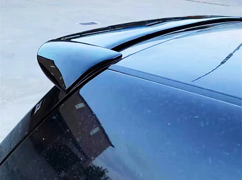 https://cdn.shopify.com/s/files/1/0565/4957/2747/files/Aileron-Becquet-de-coffre-pour-VW-Golf-4-1997-a-2004.jpg?v=1761603751