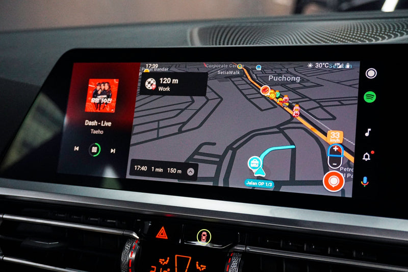 https://cdn.shopify.com/s/files/1/0565/4957/2747/files/Boitier-Autoradio-Android-Auto-et-Apple-CarPlay-pour-BMW-X5-F15-NBT-2014-a-2020.jpg?v=1761584487