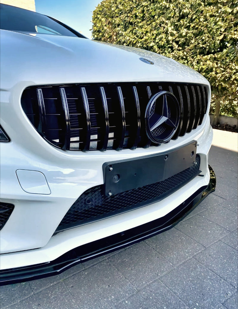 https://cdn.shopify.com/s/files/1/0565/4957/2747/files/Calandre-Panamericana-AMG-GTR-pour-Mercedes-CLA-C117-2013-2019.png?v=1761574490