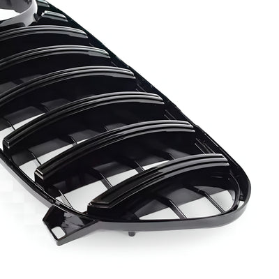 https://cdn.shopify.com/s/files/1/0565/4957/2747/files/Calandre-Panamericana-AMG-GTR-pour-Mercedes-GLA-X156-2017-2025-4.jpg?v=1765127708