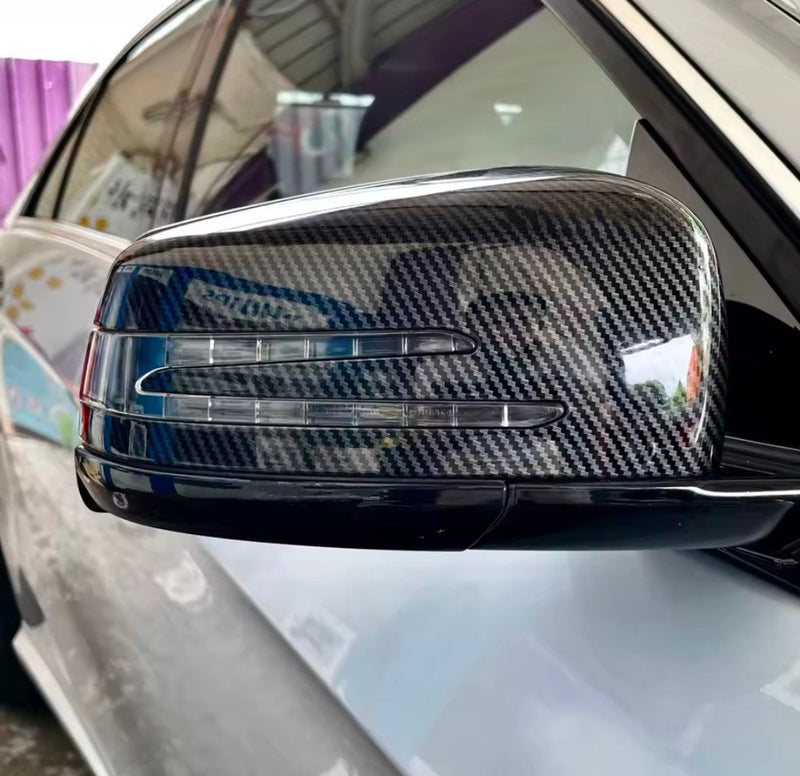 https://cdn.shopify.com/s/files/1/0565/4957/2747/files/Coques-de-retroviseurs-look-carbone-pour-Mercedes-Classe-B-W246-2012-2018.png?v=1761594217