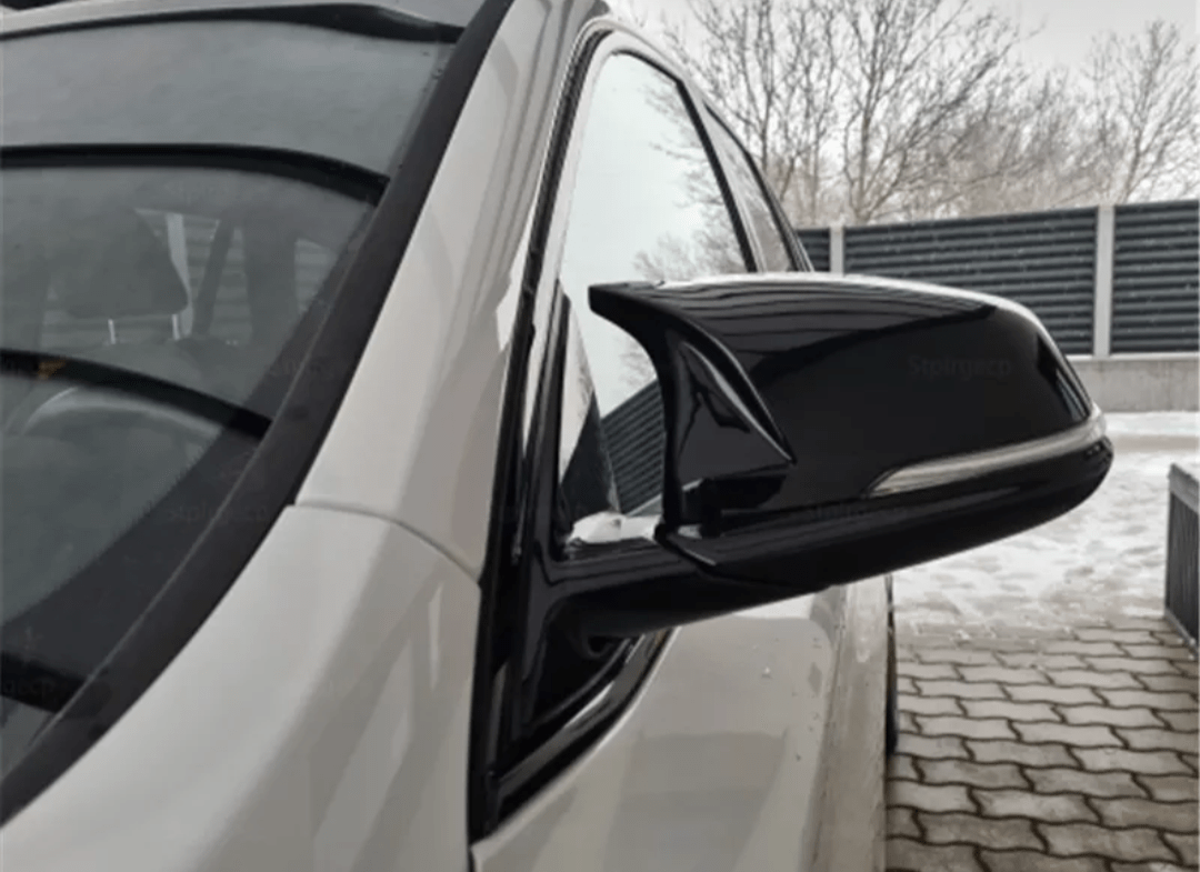 https://cdn.shopify.com/s/files/1/0565/4957/2747/products/Coques-de-retroviseurs-type-M-Performance-Noires-Brillantes-pour-BMW-Serie-2-Gran-Coupe-F44-2019-2023-2.png?v=1761592616