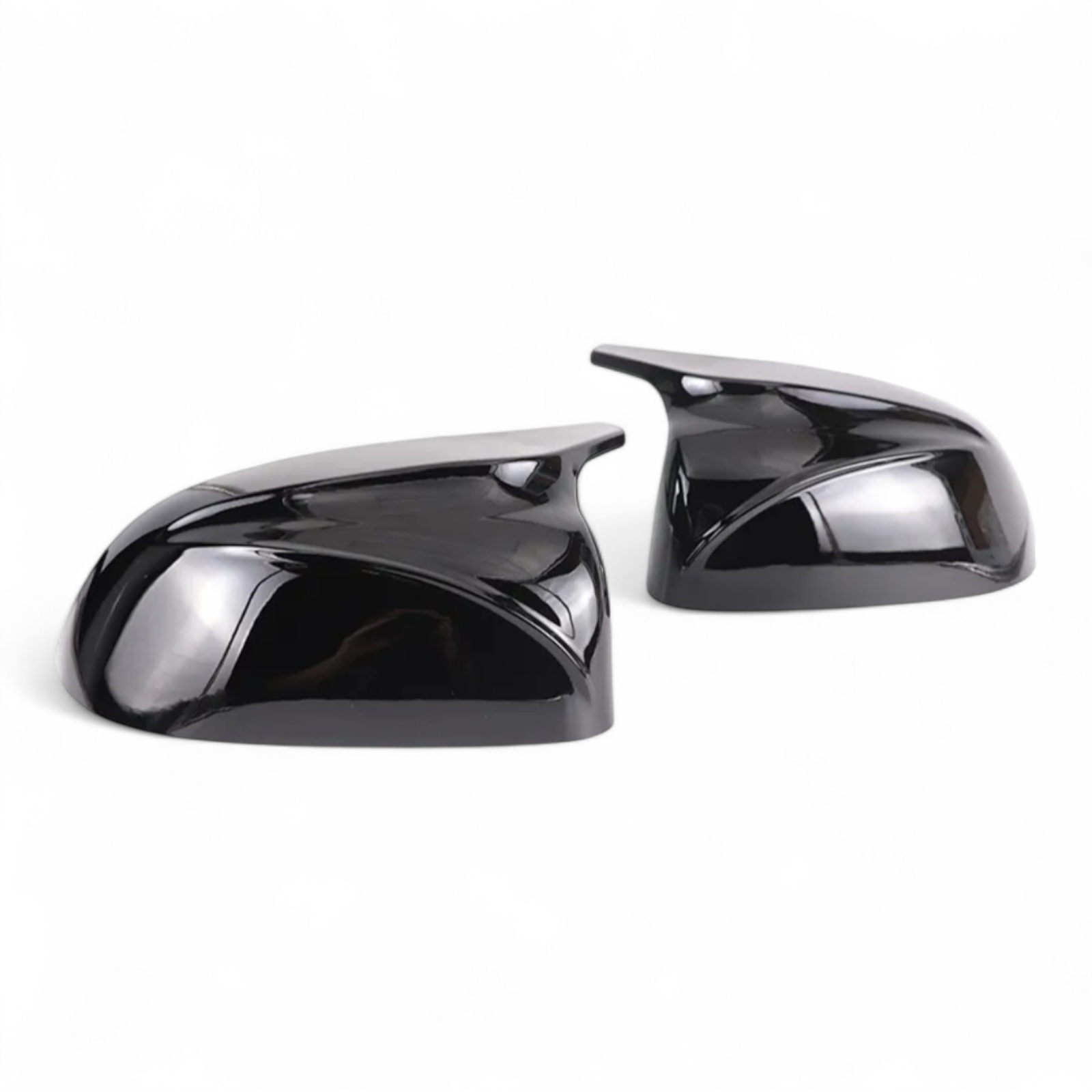 https://cdn.shopify.com/s/files/1/0565/4957/2747/files/Coques-de-retroviseurs-type-M-Performance-noires-brillantes-pour-BMW-X7-G07-2019-a-2025-4.png?v=1761592791