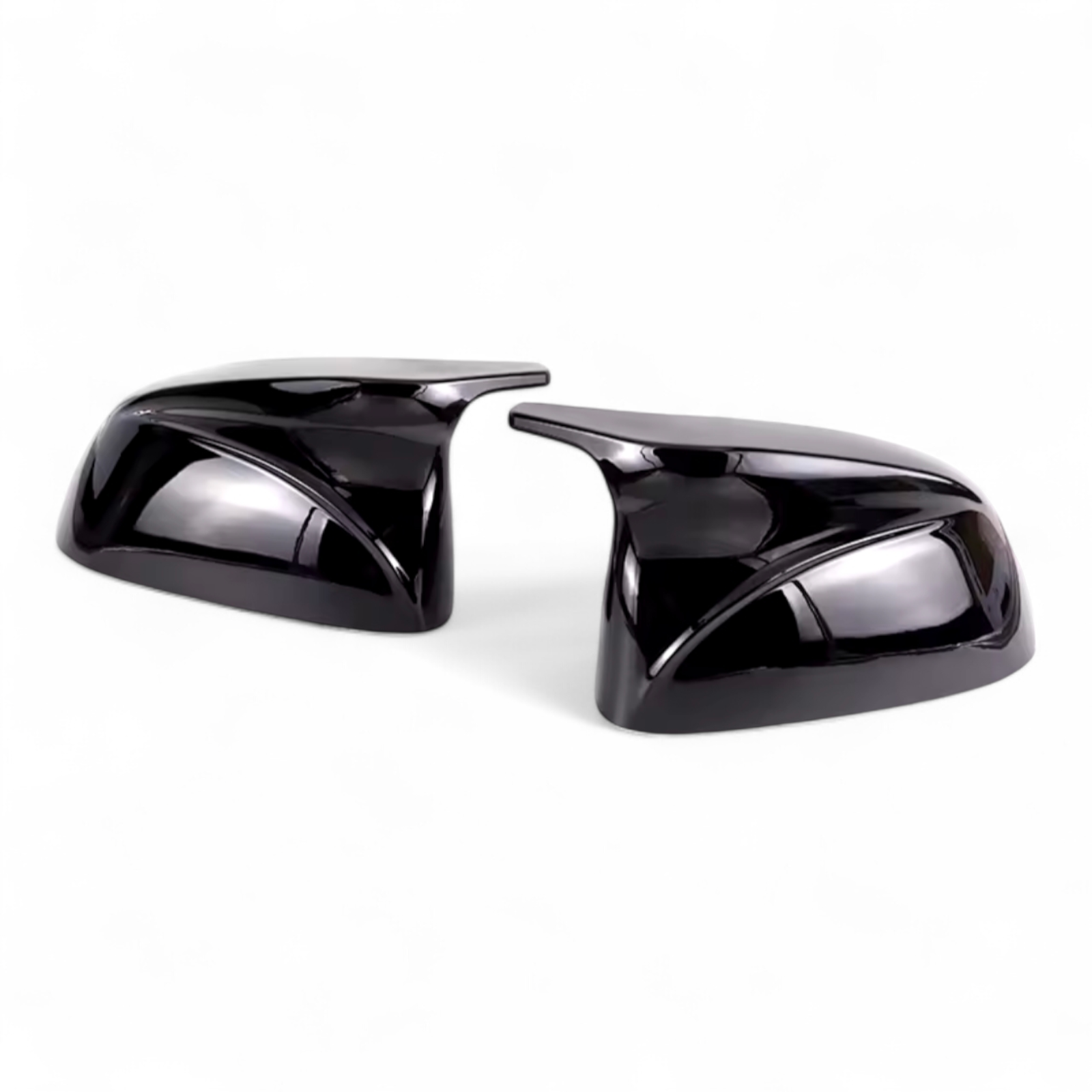 https://cdn.shopify.com/s/files/1/0565/4957/2747/files/Coques-de-retroviseurs-type-M-Performance-noires-brillantes-pour-BMW-X7-G07-2019-a-2025-7.png?v=1761592803