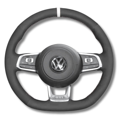 https://cdn.shopify.com/s/files/1/0727/0635/9572/files/Couvre_volant_GOLF_7_Alcantara_Blanc.jpg?v=1754215922