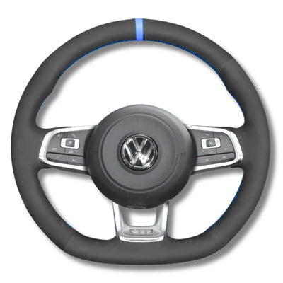 https://cdn.shopify.com/s/files/1/0727/0635/9572/files/Couvre_volant_GOLF_7_Alcantara_Bleu_1.jpg?v=1754215922