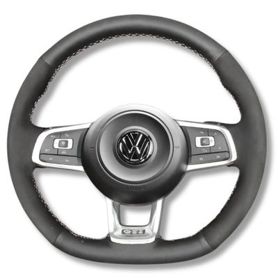 https://cdn.shopify.com/s/files/1/0727/0635/9572/files/Couvre_volant_GOLF_7_Cuir_BLANC.jpg?v=1754215922