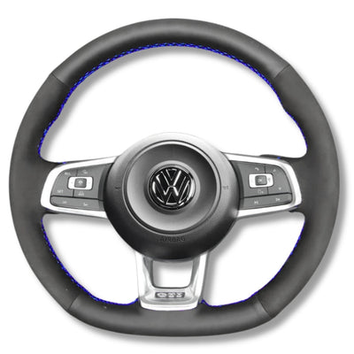 https://cdn.shopify.com/s/files/1/0727/0635/9572/files/Couvre_volant_GOLF_7_Cuir_BLEU.jpg?v=1754215922