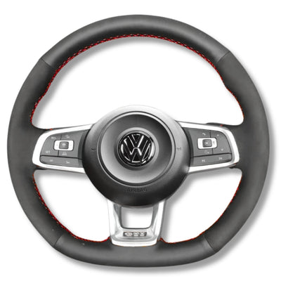 https://cdn.shopify.com/s/files/1/0727/0635/9572/files/Couvre_volant_GOLF_7_Cuir_ROUGE.jpg?v=1754215922