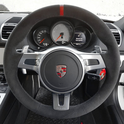 https://cdn.shopify.com/s/files/1/0727/0635/9572/files/Couvre_volant_alcantara_991_2.jpg?v=1754331444