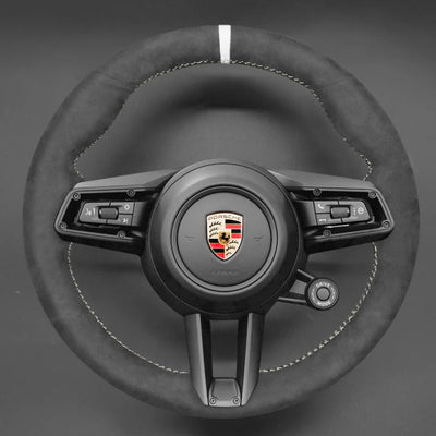 https://cdn.shopify.com/s/files/1/0727/0635/9572/files/Couvre_volant_alcantara_992_Blanc.jpg?v=1754330194