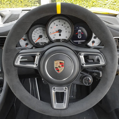 https://cdn.shopify.com/s/files/1/0727/0635/9572/files/Couvre_volant_alcantara_992_jaune_2.jpg?v=1754330791