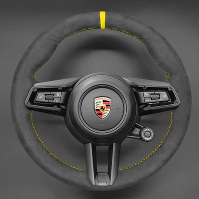 https://cdn.shopify.com/s/files/1/0727/0635/9572/files/Couvre_volant_alcantara_992_jaune.jpg?v=1754330194
