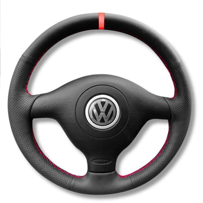 https://cdn.shopify.com/s/files/1/0727/0635/9572/files/CouvrevolantVWGOLF4Rouge.jpg?v=1754065449