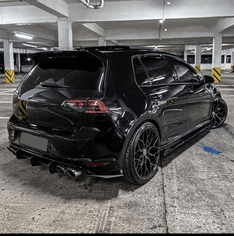 https://cdn.shopify.com/s/files/1/0565/4957/2747/files/Diffuseur-de-pare-choc-arriere-Performance-pour-VW-GOLF-7-GOLF-GTI-et-R-2012-a-2021-3.png?v=1761579105