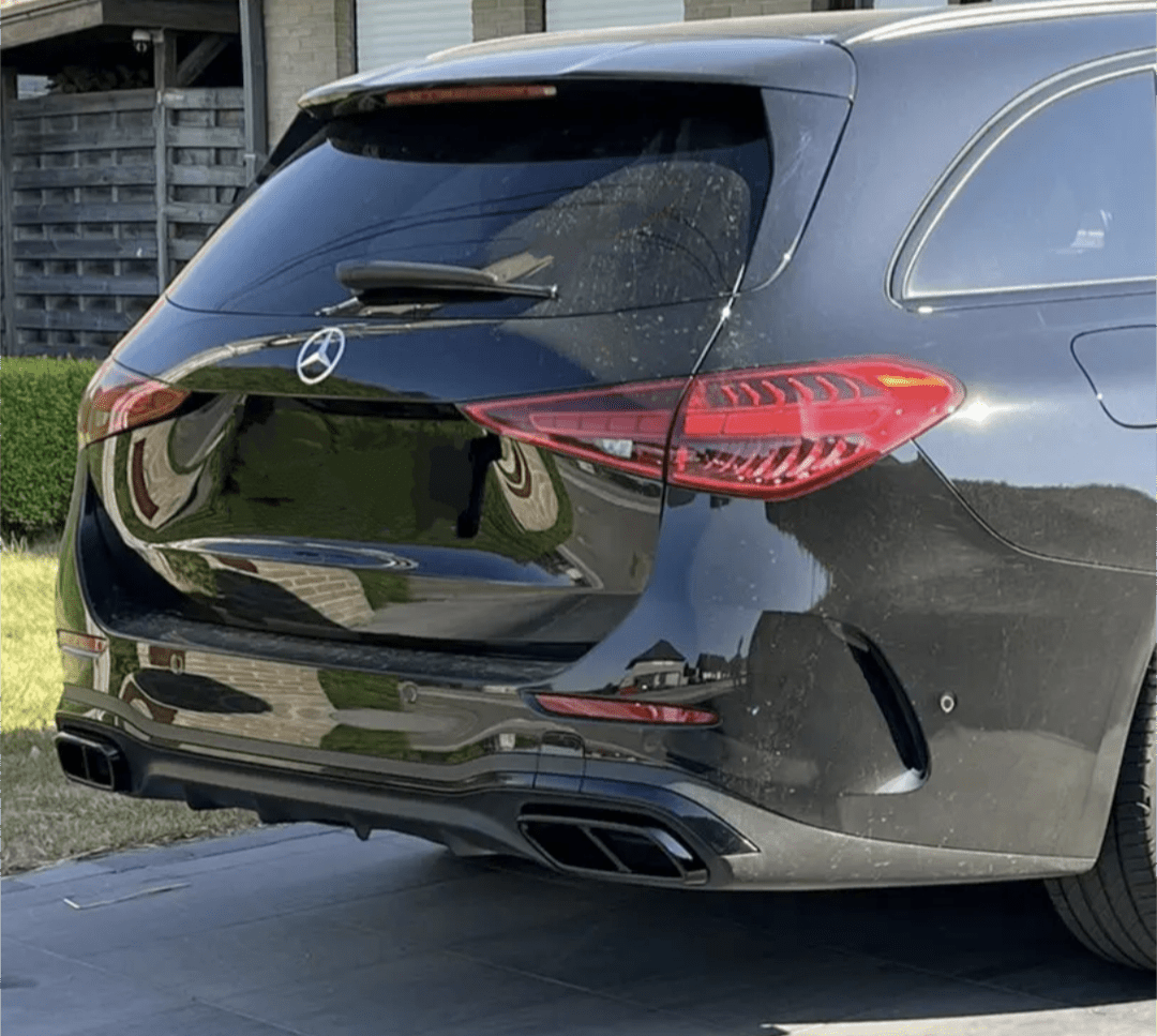 https://cdn.shopify.com/s/files/1/0565/4957/2747/files/Embouts-dEchappements-Performance-Noirs-pour-Mercedes-Classe-W206-type-AMG-2015-2022-2.png?v=1772721015