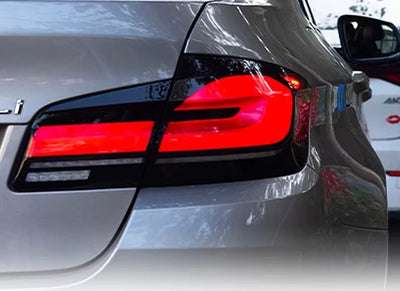 https://cdn.shopify.com/s/files/1/0565/4957/2747/files/Feux-Arrieres-OLED-Look-LCI-G30-pour-BMW-Serie-5-F10-2010-2017-7.jpg?v=1761603714