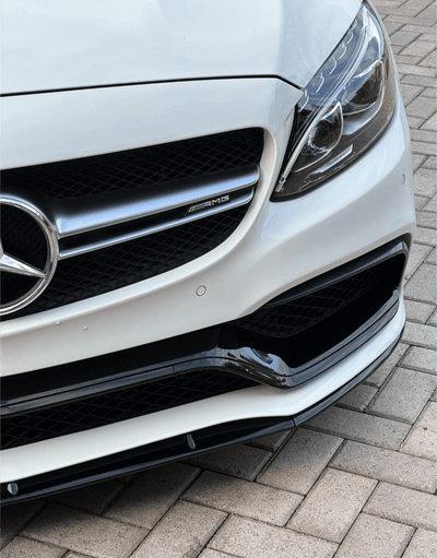 https://cdn.shopify.com/s/files/1/0565/4957/2747/files/Lame-avant-splitter-pare-choc-pour-Mercedes-Classe-C-63-AMG-W205-C205-2015-a-2022-2.png?v=1767089339