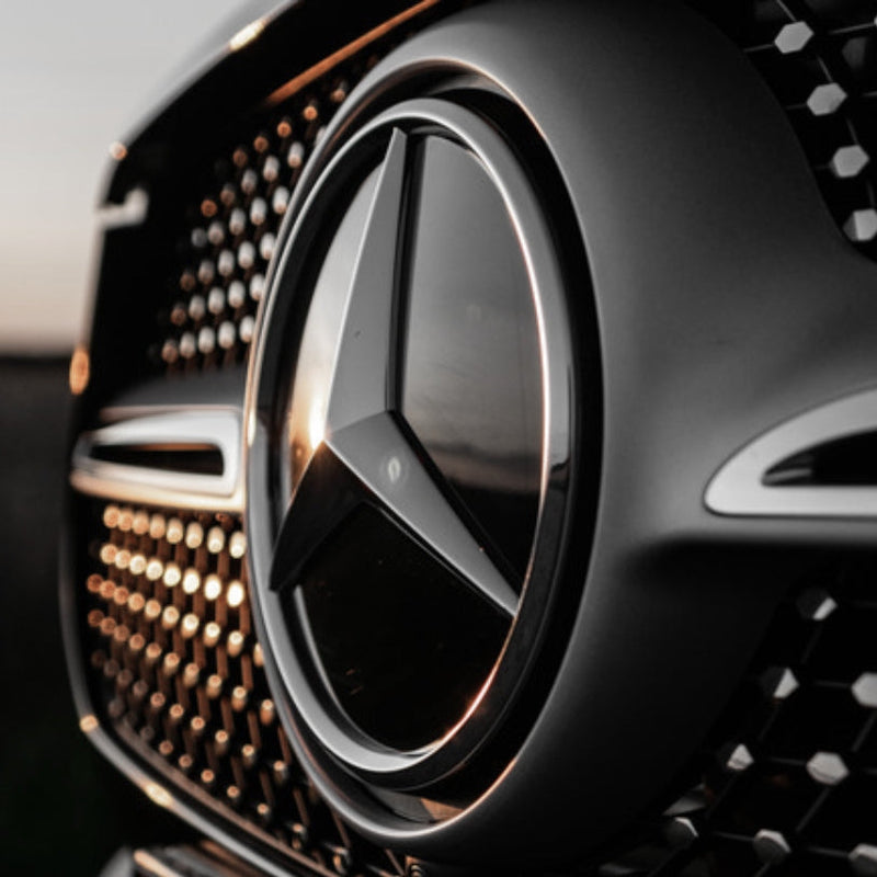https://cdn.shopify.com/s/files/1/0727/0635/9572/files/Logo_Mercedes_Noir_Calandre.jpg?v=1769335481
