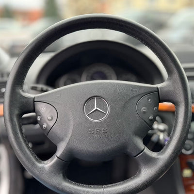 https://cdn.shopify.com/s/files/1/0565/4957/2747/files/Mercedes_classe_E_W211_boutons_de_volant.jpg?v=1765192450