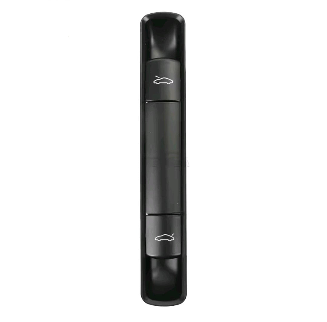 https://cdn.shopify.com/s/files/1/0565/4957/2747/files/Panneau-bouton-douverture-de-capot-avant-et-coffre-arriere-pour-Porsche-911-type-997-2004-a-2011-2.jpg?v=1761602272