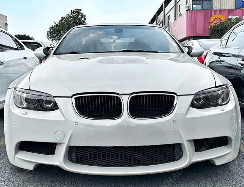 https://cdn.shopify.com/s/files/1/0565/4957/2747/files/Paupieres-de-phares-avant-Performance-pour-BMW-Serie-3-Coupe-E92-E93-2006-a-2013.jpg?v=1761580053
