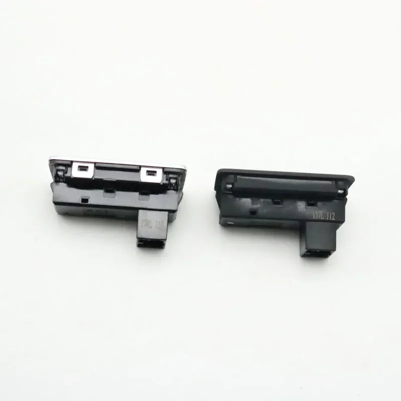 Bouton d'Ouverture de Coffre Audi A6 Q7 Volkswagen Passat — vue de profil