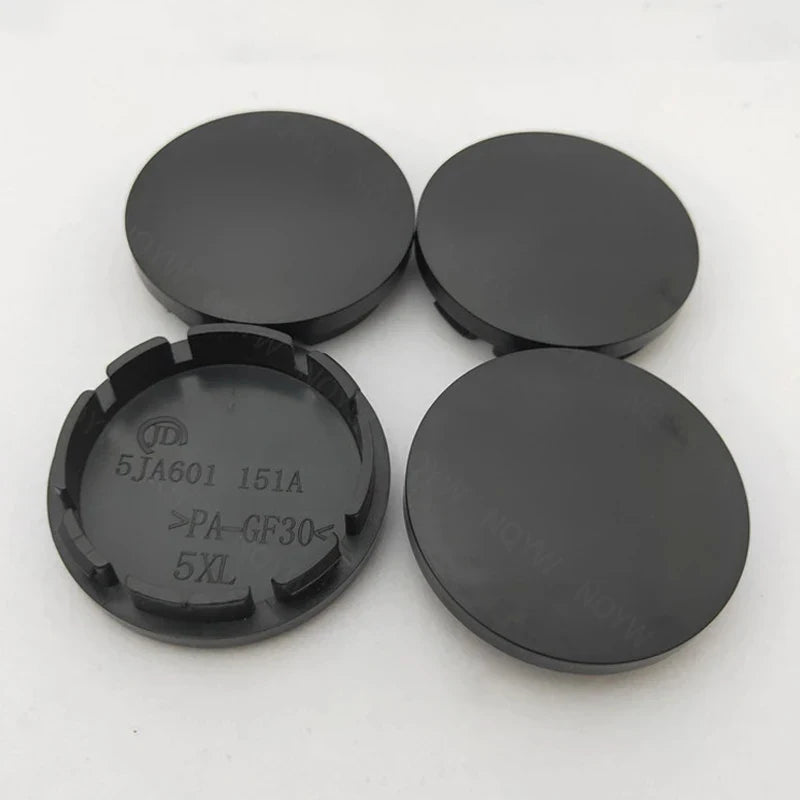 Cache-Moyeux Universels 56mm ABS Noir ou Argent — exemple de montage