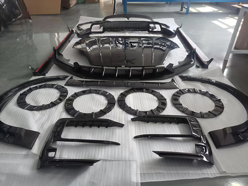 Kit Carrosserie Complet Carbone Porsche Cayenne 9Y0 2024 : Capot, Splitter de Pare-Chocs, Diffuseur, Élargisseurs d'Ailes, Jupes