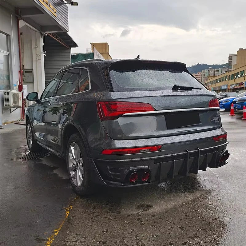 Kit Carrosserie Carbone Style YCK Audi Q5 SQ5 2021-2023 : Lèvre de Pare-Chocs, Diffuseur Arrière et Embouts d'Échappement