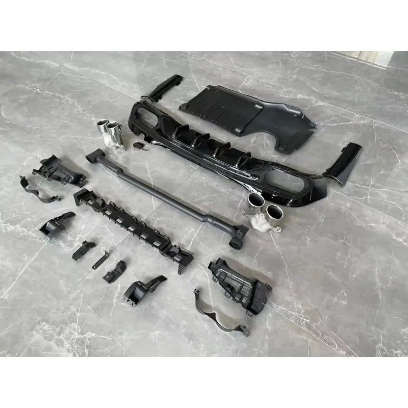 Diffuseur Arrière Style AMG C43 avec Embouts d'Échappement Mercedes Classe C W206 2022+ C200 C260 C300
