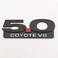 Emblème 5.0 COYOTE V8 Ford Mustang GT Shelby — détail de fixation