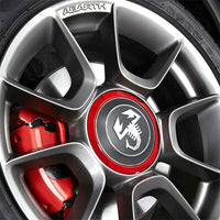 Cache-Moyeux Fiat 500 133mm Rouge Emblème Scorpion — détail de finition