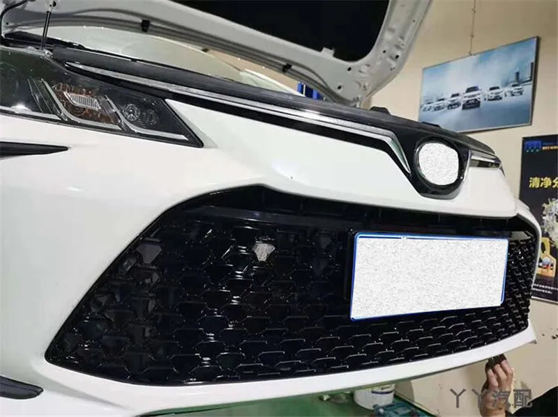 Calandre Toyota Corolla 2019-2023 Grille Inférieure Avant Noire Nid d'Abeille en ABS