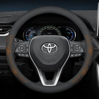 Couvre Volant Toyota Corolla, RAV4, Camry, C-HR, Yaris, Hilux en Carbone et Cuir Nappa Perforé 15 Pouces