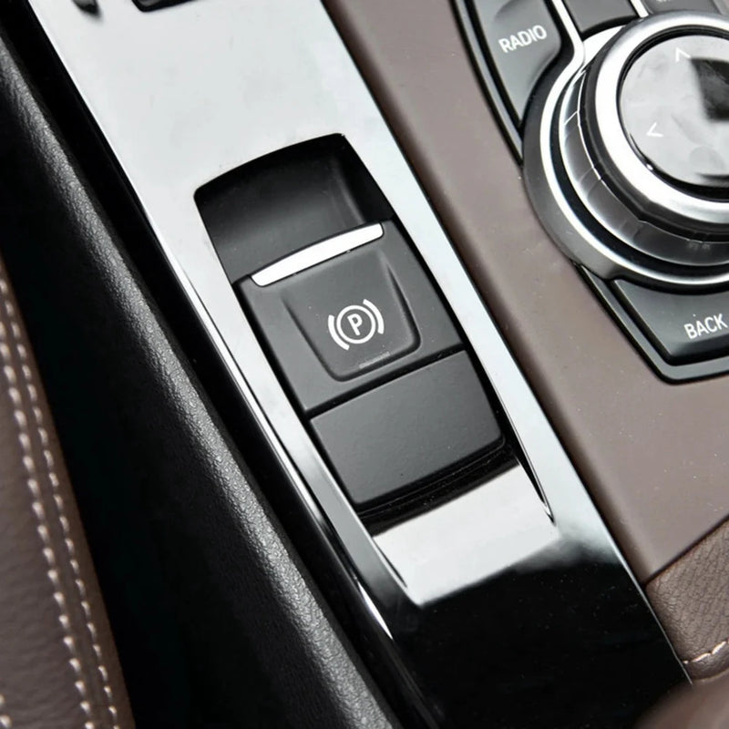 Bouton de Frein de Stationnement Électronique BMW X1 F48 — gros plan